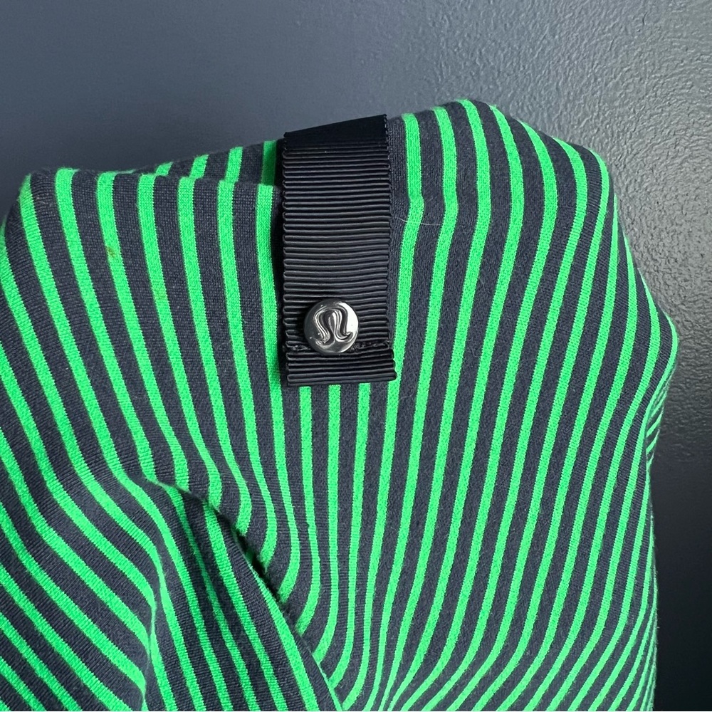 Lululemon Infinity Scarf ๐ฆ - Picture 2 of 3